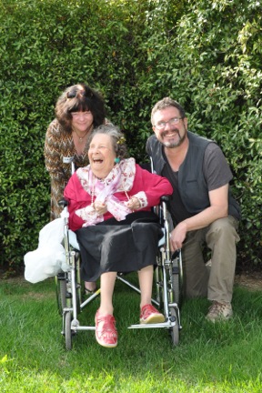 Claire, Myrtle and Ken 20/4/2013