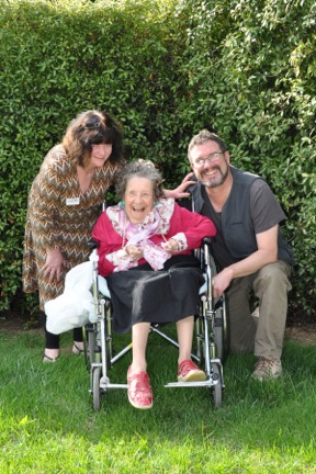 Claire, Myrtle and Ken 20/4/2013